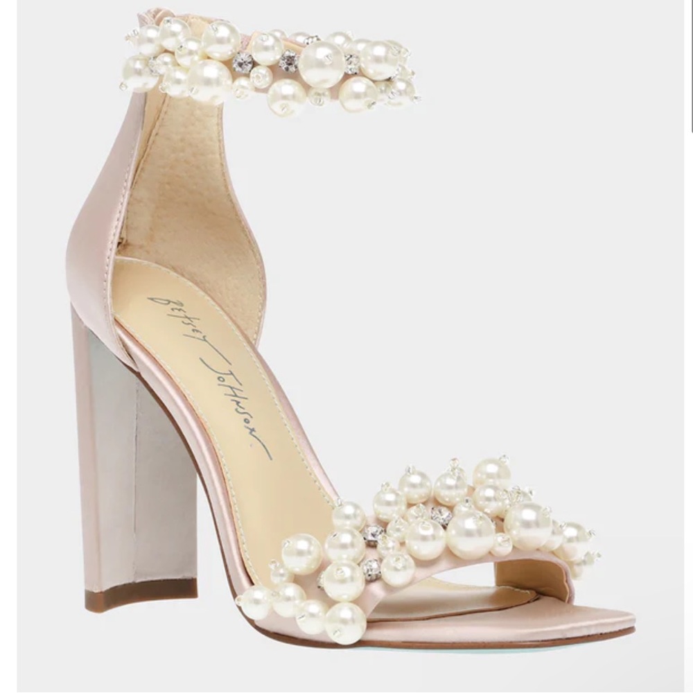 💎Betsy Johnson Pearl Detail Heels